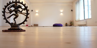 Yoga course - Kurssprache: Englisch - Düsseldorf - Shivasloft