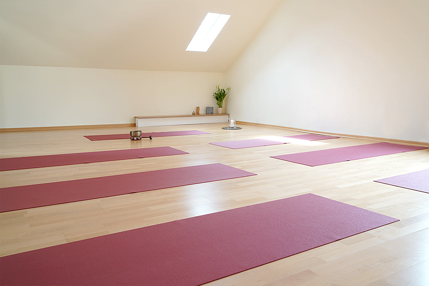 yoga - Yoga für Bewegung und Entspannung. Finde deine Ausgeglichenheit - YOGAwelten - Studios & Akademie