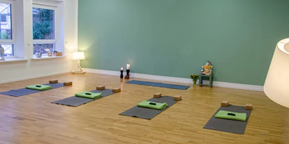 Yoga course - geeignet für: Dickere Menschen - Isernhagen - Yogashala - Yoga-Hof Hannover