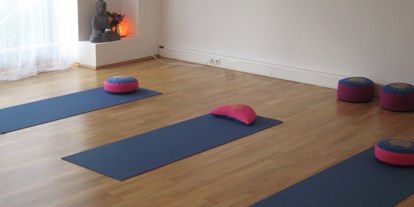 Yoga course - Kurssprache: Deutsch - Frankfurt am Main - Lotusblume Yoga & Ayurveda