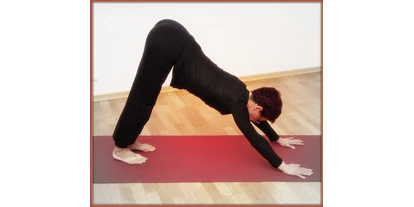 Yoga course - Yogastil: Meditation - Chemnitz Kaßberg - Adho Mukha Svanasana - Pilates-Yoga-Chemnitz