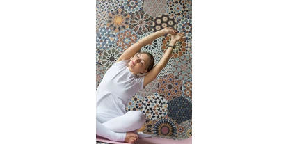 Yogakurs - Art der Yogakurse: Offene Kurse (Einstieg jederzeit möglich) - Deutschland - Kundalini Yoga mit Eva