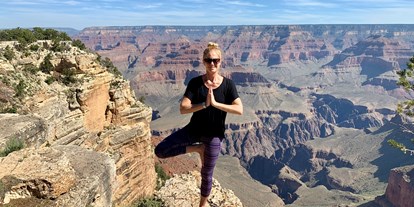 Yogakurs - Art der Yogakurse: Community Yoga (auf Spendenbasis)  - Offenbach - Julia Scherer | happyJ Yoga & Travel