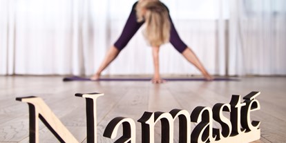 Yoga course - Ambiente: Modern - Hesse - Evi Schneider - yoga:yes - Evi Schneider - yoga:yes / E-RYT 500