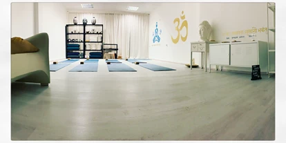 Yoga course - vorhandenes Yogazubehör: Yogamatten - Biederitz - Babette Wilke/ LoveYOGA