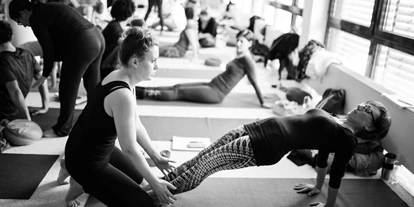 Yoga course - geeignet für: Dickere Menschen - Inner Flow Yoga