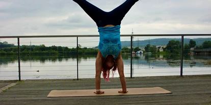 Yogakurs - vorhandenes Yogazubehör: Yogagurte - Hagen Hagen-Mitte - Handstand - Ich liebe Yoga