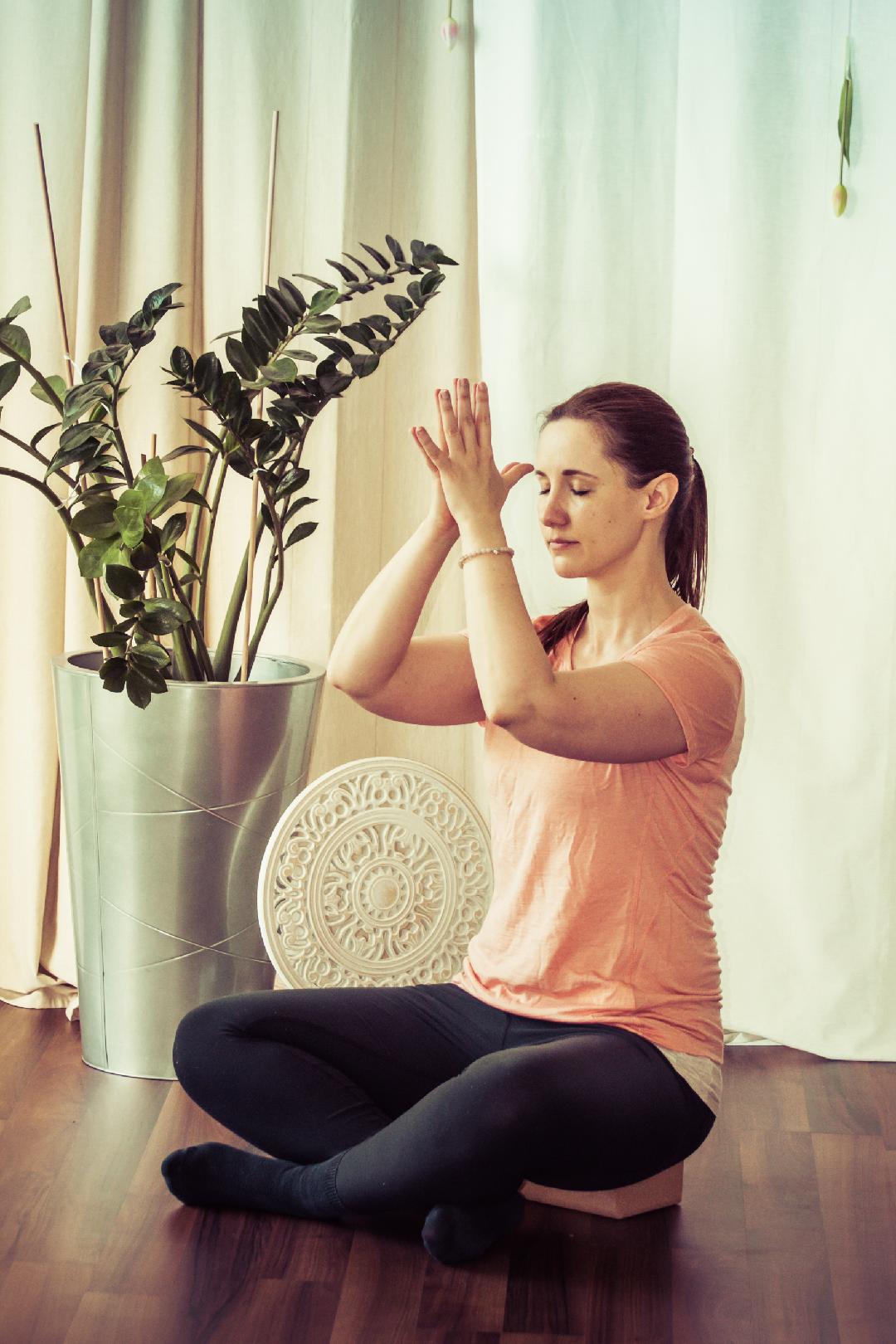 yoga - Michaela Hupf