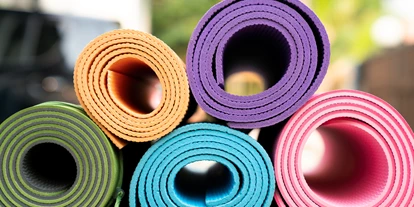 Yoga course - Art der Yogakurse: Offene Kurse (Einstieg jederzeit möglich) - Bochum Bochum Süd - farbenfroh yoga - Yoga-Matten - Kirsten Zenker - farbenfroh yoga