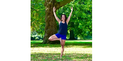 Yogakurs - geeignet für: Anfänger - Castrop-Rauxel - Kirsten Zenker - Yoga Lehrerin im Ruhrgebiet - Kirsten Zenker - farbenfroh yoga