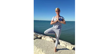 Yogakurs - vorhandenes Yogazubehör: Decken - Solingen - Yoga sanft, Faszienyoga, Yin Yoga, Vinyasa Yoga