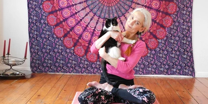 Yogakurs - Art der Yogakurse: Offene Kurse (Einstieg jederzeit möglich) - Deutschland - Katrin Müller
- zertifizierte Yogalehrerin -
katrin.mueller@yogawege.net - YogaWege Brandenburg