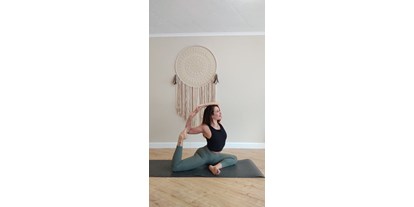 Yogakurs - vorhandenes Yogazubehör: Sitz- / Meditationskissen - Hamburg-Stadt Eimsbüttel - Meridian - Personal Yoga Trainer
