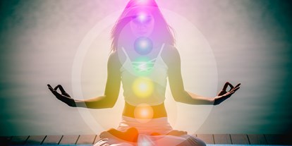 Yogakurs - vorhandenes Yogazubehör: Meditationshocker - Deutschland - Yin Yoga und Faszientraining im Yoga Ashram