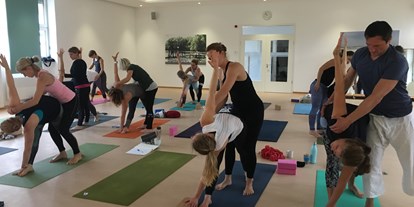 Yogakurs - vorhandenes Yogazubehör: Yogagurte - Oberbayern - SPANDA Education