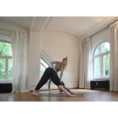yoga - Ich gebe gerne Hilfestellungen für eine anatomisch korrekte Ausführung der Asanas. - Yoga | Theresia Vinyasa Flow