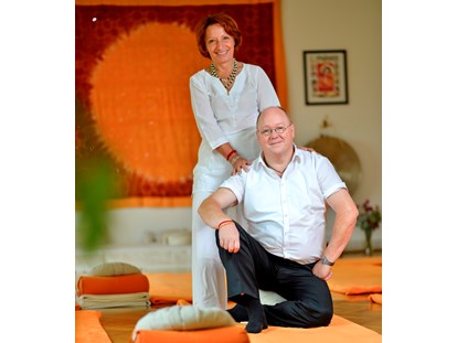 Yogakurs - Yoga-Lehrerausbildung, Klagenfurt, Yoga-Schule Kärnten, Karin Steiger und Dirk Bock
 - YVO Zertifizierte Yoga-LehrerIn Ausbildung 200+ Stunden