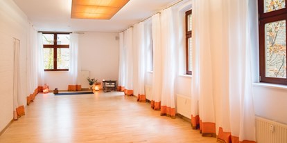 Yoga course - vorhandenes Yogazubehör: Yogagurte - Berlin-Stadt Neukölln - YOGAdelta