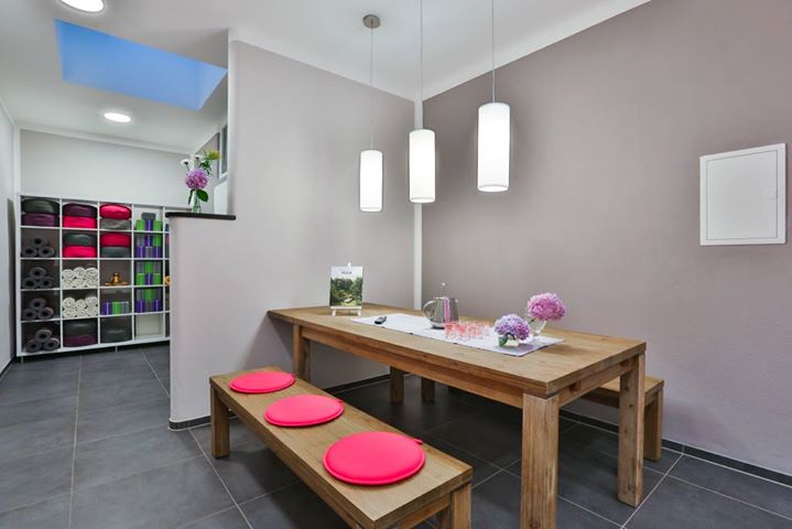 yoga - https://scontent.xx.fbcdn.net/hphotos-xla1/t31.0-0/p480x480/11953438_449781715147031_5170703529093254441_o.jpg - Yogahaus Bad Reichenhall