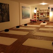 Yoga - https://scontent.xx.fbcdn.net/hphotos-xlp1/t31.0-8/s720x720/10887151_1541881016055456_723365590056520709_o.jpg - Yoga-Mitte-Ingolstadt