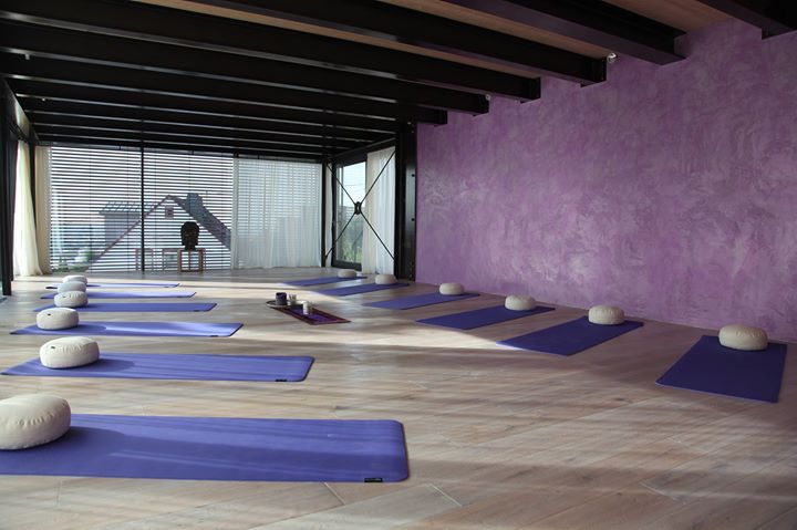 Yoga - https://scontent.xx.fbcdn.net/hphotos-xat1/t31.0-8/s720x720/12238161_456483581207419_2002038159598604734_o.jpg - Yoga Libre Koblenz