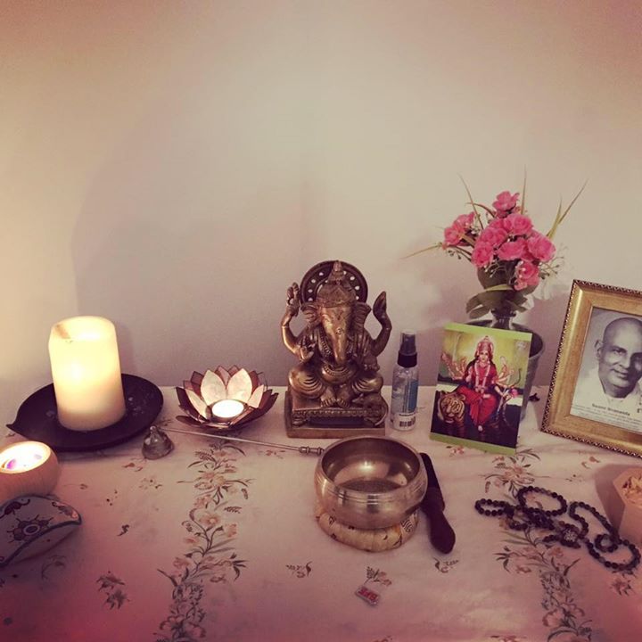 Yoga - https://scontent.xx.fbcdn.net/hphotos-xtf1/v/t1.0-9/p720x720/1935855_519677064881642_4987544372909011526_n.jpg?oh=b5ab72486095c0a348cfd29c46c067fd&oe=5795EF16 - Meni-Yoga