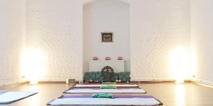 Yogakurs - Kurse für bestimmte Zielgruppen: Kurse für Unternehmen - Österreich - Yoga Rendezvous im Herzen von Linz! ♡ - YOGA Rendezvous