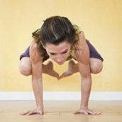 Yoga - Yoga - manchmal  kraftvoll  - Vinyasa Yoga für alle