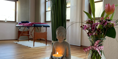 Yogakurs - vorhandenes Yogazubehör: Sitz- / Meditationskissen - Oberbayern - Ayurveda Ausbildung
Grundausbildung für ayurvedische Medizin und Lebensführung - YOGA freiraum