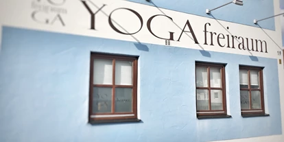 Yoga course - vorhandenes Yogazubehör: Decken - Germany - YOGA freiraum Aussenansicht - YOGA freiraum