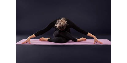 Yogakurs - geeignet für: Anfänger - Mülverstedt - Feel The Flow Yoga  - Online Yoga Adventskalender