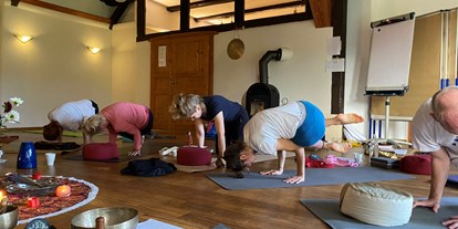 Yoga course - Yoga-Inhalte: Anatomie - Yogaausbildung mit viel Praxis - 200H Yogalehrer Grundausbildung Leipzig