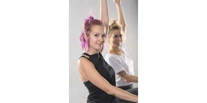 Yoga course - Ausstattung: kostenloses WLAN - Margetshöchheim - Beim Power Yoga geht es darum, bewusst die eigenen Grenzen zu finden. Hier kommst du ins Schwitzen und findest „Power“ im Sinn von innerer Kraft. Für Fortgeschrittene geeignet - Power Yoga