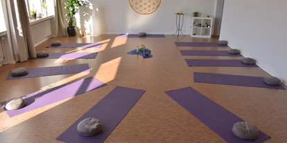 Yoga course - Art der Yogakurse: Geschlossene Kurse (kein späterer Einstieg möglich) - Schweinfurt - Kundalini Yoga für Anfänger und Fortgeschrittene, Yogareisen, Workshops & Ausbildungen