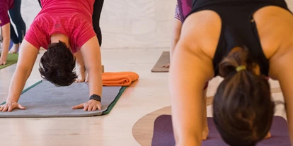 Yogakurs - vorhandenes Yogazubehör: Yogamatten - Chemnitz Hilbersdorf - Yoga bei HANSinForm - Nadine Hans