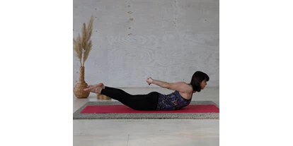 Yoga course - vorhandenes Yogazubehör: Decken - Chemnitz Hilbersdorf - Einfache Yogahaltungen mit großer Wirkung. - Yoga bei HANSinForm - Nadine Hans