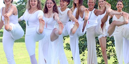 Yogakurs - Yoga Alliance (AYA) zertifiziert - Binnenland - 200h Multi-Style Yogalehrer Ausbildung