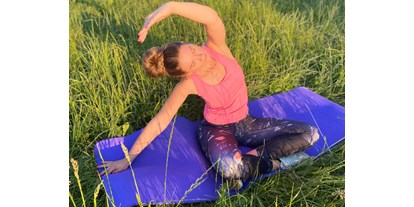 Yoga course - Art der Yogakurse: Geschlossene Kurse (kein späterer Einstieg möglich) - Germany - Präventionskurse in Dortmund und Online (ortsunabhängig)