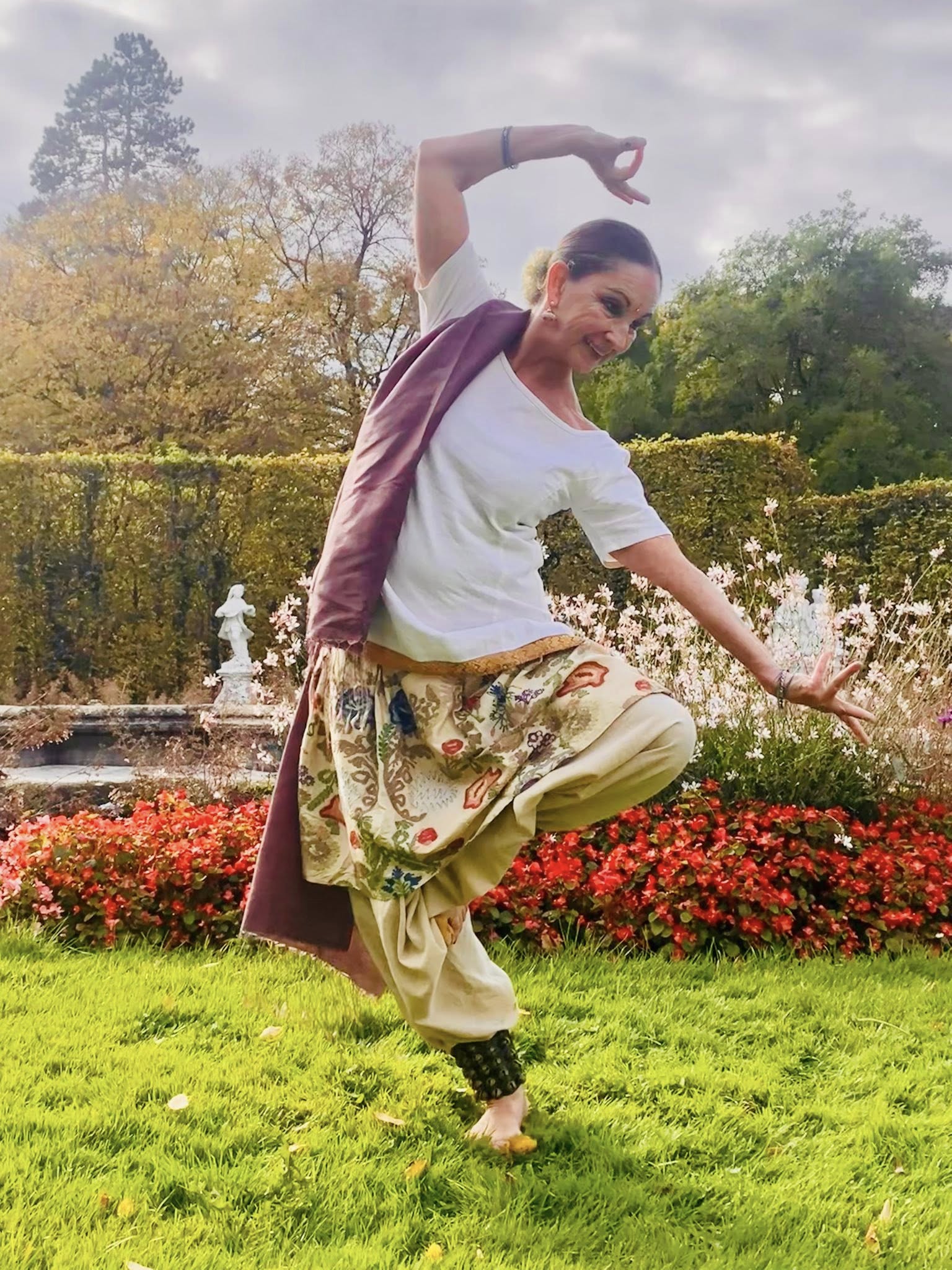 yoga - Sarasvati Frédérica Devi YogaflowAcademy - AfricaYogaFlow CYT®