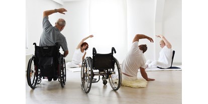 Yogakurs - Kurse für bestimmte Zielgruppen: Yoga für Rollstuhlfahrer (mobilitätseingeschränkte Menschen) - Steinheim an der Murr - Kundalini Yoga mit Antje Kuwert - ONLINE
