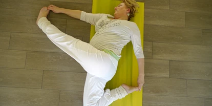 Yoga course - Kurse für bestimmte Zielgruppen: Kurse nur für Frauen - Brandenburg Süd - 2020_Windpferd - Evelyn Schneider Yogaverdeht - Entspannung, Yoga und Fasten im Spreewald