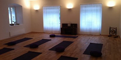 Yoga course - vorhandenes Yogazubehör: Sitz- / Meditationskissen - Faaker-/Ossiachersee - YOGA.