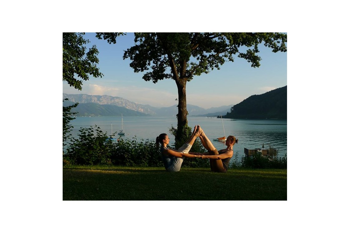 Yoga: https://scontent.xx.fbcdn.net/hphotos-xfa1/t31.0-0/p180x540/11082323_10153141664628396_2775675777649761612_o.jpg - Yoga Wien