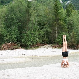 Yoga: https://scontent.xx.fbcdn.net/hphotos-ash2/t31.0-8/q88/s720x720/1412228_619601424771079_1669308514_o.jpg - Yoga Moves Wien