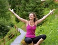 Yoga: https://scontent.xx.fbcdn.net/hphotos-xpf1/t31.0-8/s720x720/11203516_1024511150913345_1179342114064611769_o.jpg - Muhm Yoga