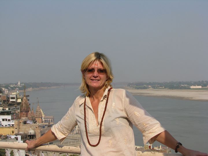 Yoga: https://scontent.xx.fbcdn.net/hphotos-xfa1/t31.0-0/p180x540/1799035_359795517514562_4383858475812974865_o.jpg - AMRHA Yoga und Meditation