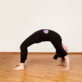 Yoga: Urdva Dhanurasana - Iyengar Yoga Tanja Sardy