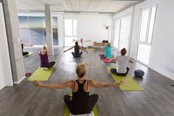 Yoga: Schweizyoga Acroyoga Yogastudio Schweiz - rhyCHI - yoga, relax, bio