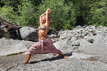 Yoga: Kriegerin des Lichts - Yogaschule Gabriele Hiller