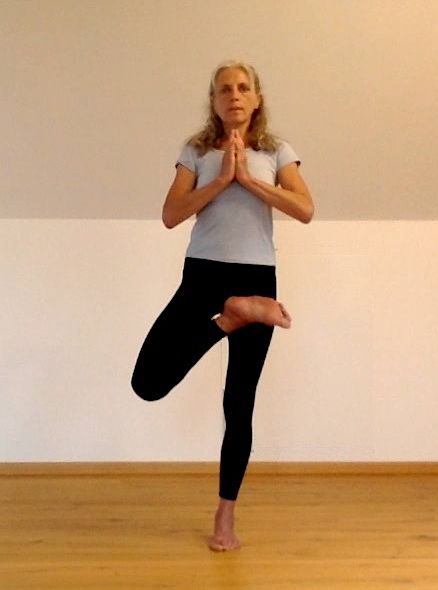 Yoga: Baum, tadasana - Yoga Petra Himmel